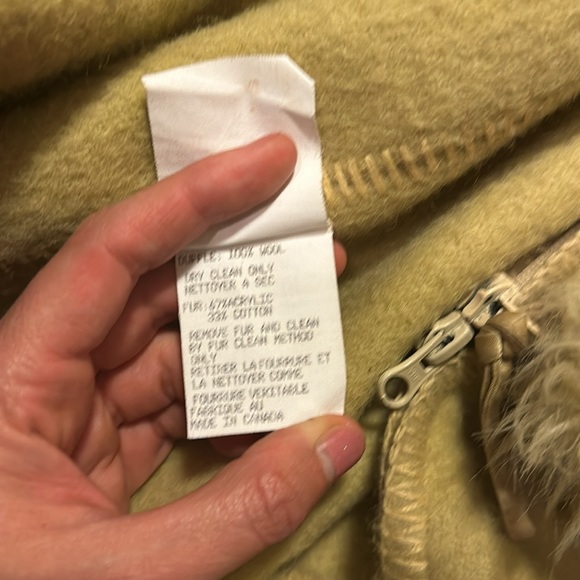 Full length Laparka wool coat with removable fur hood and shoulder pads - Picture 13 of 13